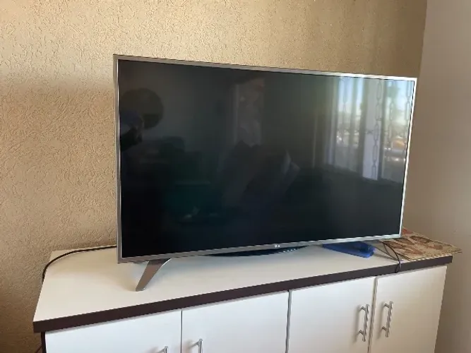 Tv LG 49 polegadas, modelo 49UH6500