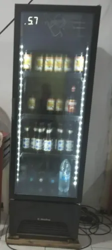 Freezer vertical Metalfrio - cervejeira 