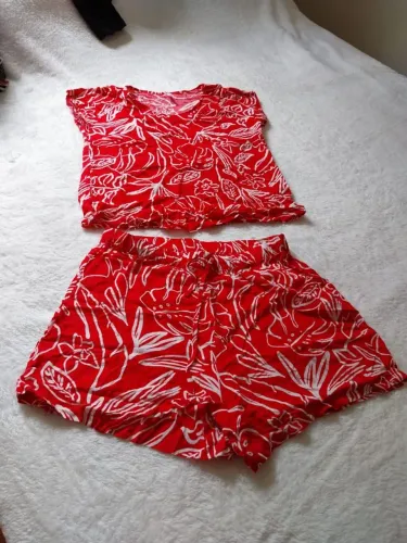 Conjunto feminino estilo praia