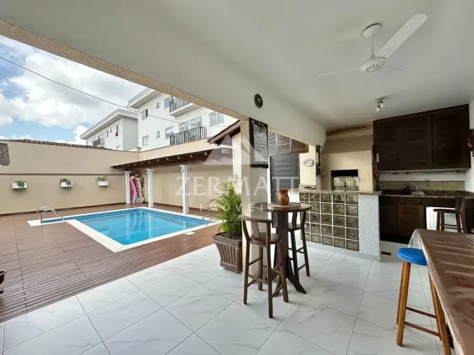 Excelente Casa com Piscina e com 3 dormitórios à venda por R$ 1.060.000 - Salto do Norte -