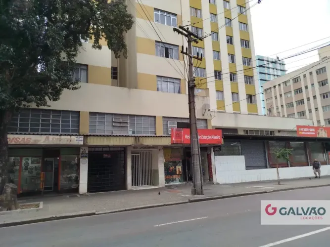 Apartamento de 01 quarto na região central, ótima conservação.