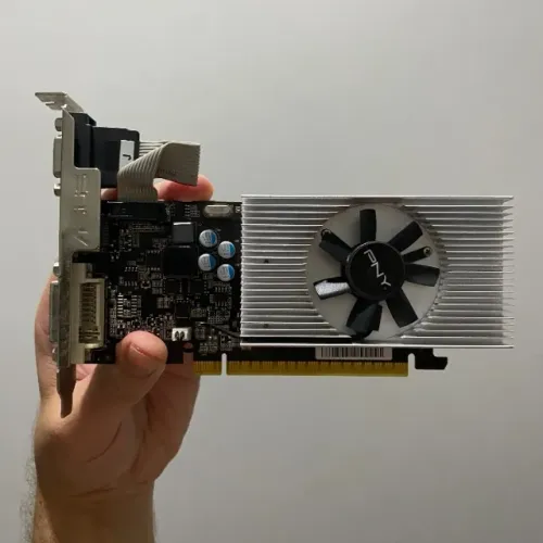 Placa de Vídeo GT 730 2GB DDR3 128 Bit PNY - GPU seminova com garantia