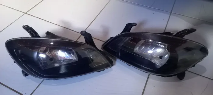 Faróis do celta máscara negra. Marca arteb  vendo a base de troca. Valor 650 preço a negoc