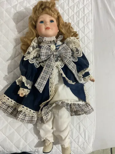 Vendo boneca de porcelana (ANTIGUIDADE)