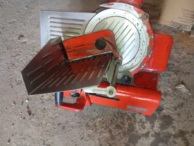 OPORTUNIDADE!!!! Máquina de fatiar frios semi-nova!