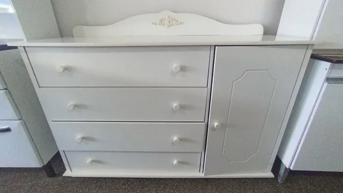 Cômoda infantil MDF com 1 sapateira 136 por 50