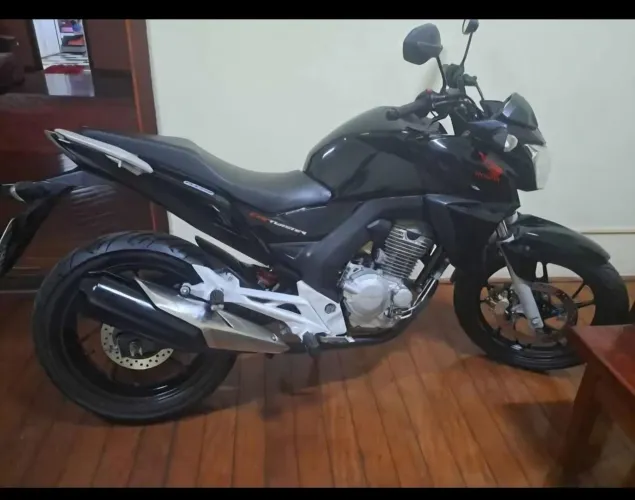 Honda Twister 250 2016 Pouco KM