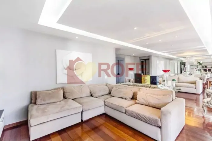 Venda no Condomínio Chateau de Blois| 250m² sendo 3 suítes e 5 vagas | Lazer e localização