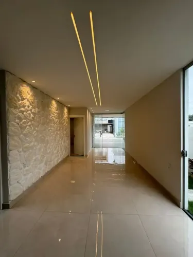 ALUGO LINDA CASA DE 3/4 SENDO 1 SUÍTE, FINISSIMO ACABAMENTO, QUINTA DAS ORQUÍDEAS
