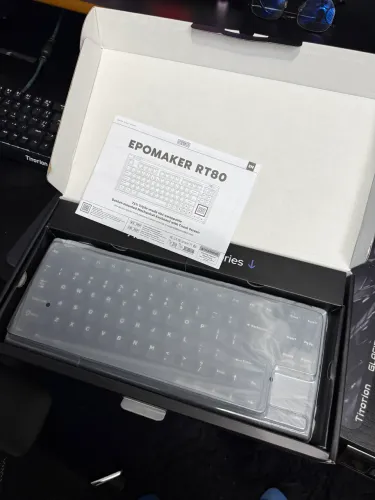 Teclado Mecânico RT80 (com tela)