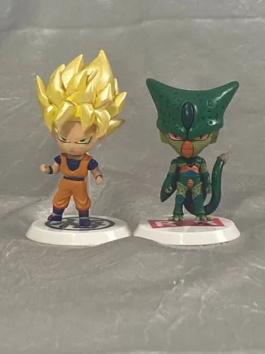 Mini Figura de Ação do Goku Super Sayajin e do Cell Primeira Forma