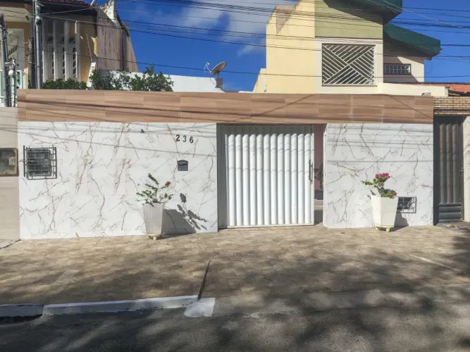 vendo casa na Jabotiana por 350 mil pode financiar com 3/4 oportunidade