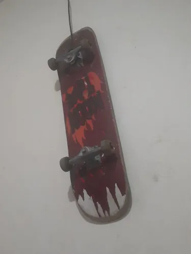 Skate profissional usado marcas de uso