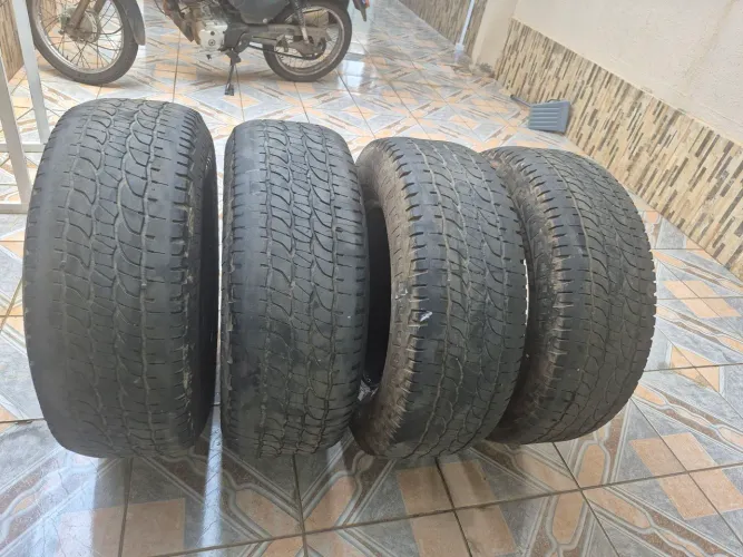 Pneus 265/65R 17