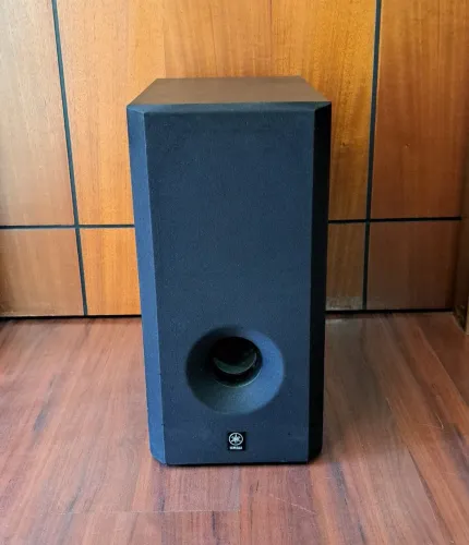 Subwoofer Yamaha Ativo 6" ( SW-P201 ) - Excelente