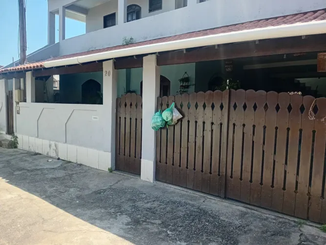 Ótima casa e localização rua sem saída para passagem de veículo