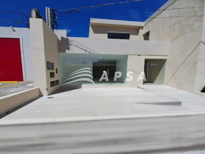 EXCELENTE OPORTUNIDADE DE ALUGAR UM PONTO COMERCIAL A POUCOS METROS DA PRAIA, EM LOCALIZAÇ