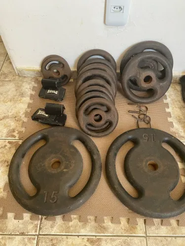 Vendo kit de musculação em bom estado.