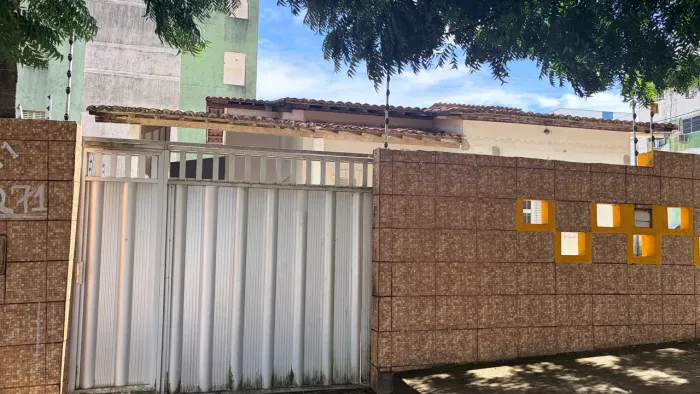 Casa pra alugar ao lado do Nordestao da Maria Lacerda