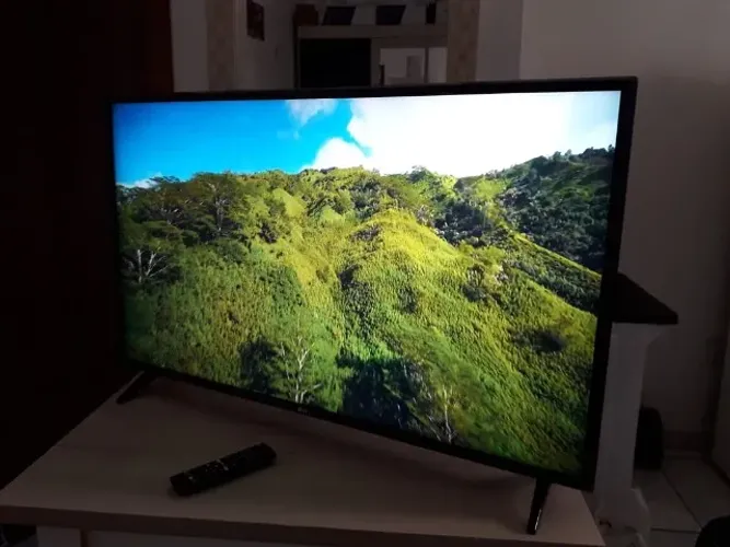 AOC TV Smart de 43" FUL HDR! sistema Roku TV DE 2024