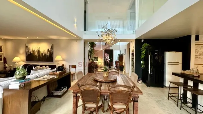 Casa com 4 suítes à venda, em Jurerê Internacional, Florianópolis/SC.