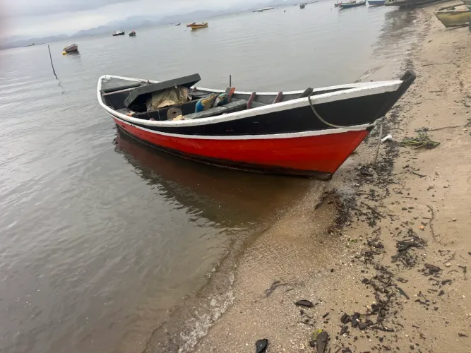 Barco com motor de centro // M85