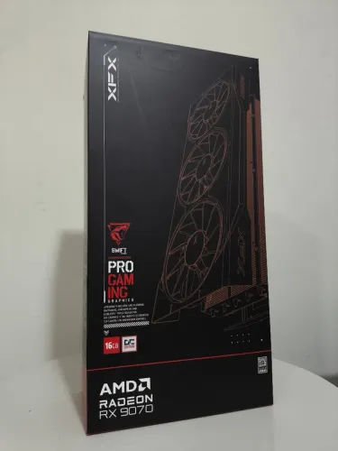 Placa de vídeo AMD Radeon RX 9070 XFX Swift 3 Fans 16GB Nova.
