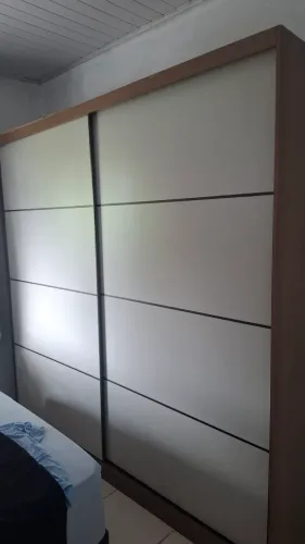 Guarda roupa, porta de correr