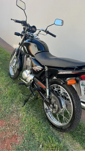 Vendo titan ks150 zera , toda reformada !!! 