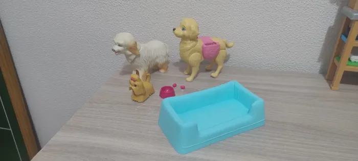 Lote pets originais da Barbie, caminha e cachorros.