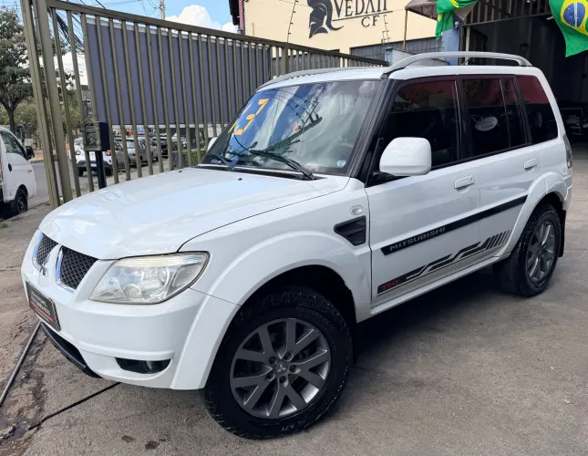 Mitsubishi Pajero TR4 2.0 Flex 16V 4X2 Mec. 2013