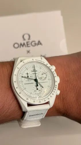 Omega X Swatch Moonphase Snoopy