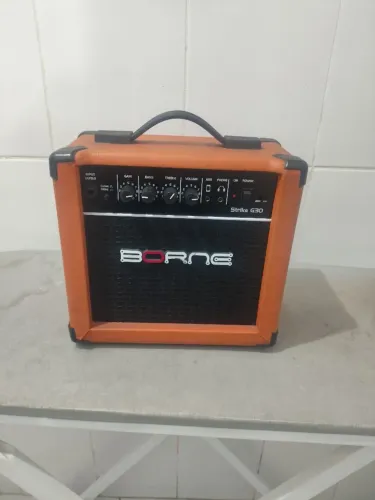 Amplificador de guitarra Borne