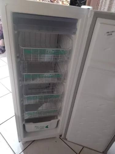 Vende-se freezer da Consul