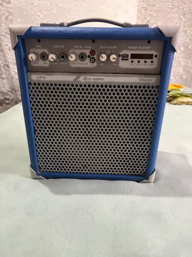 Caixa amplificadora LL Áudio