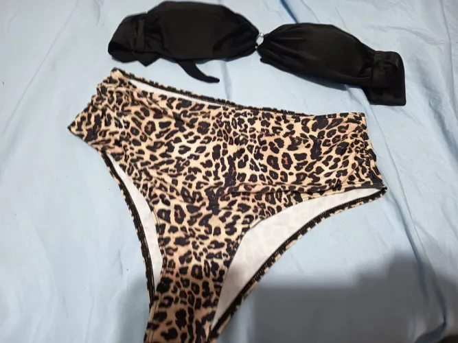 Biquíni oncinha GG Novo +brinde tomara que caia preto G