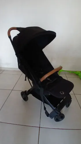 Carrinho de bebê retrátil