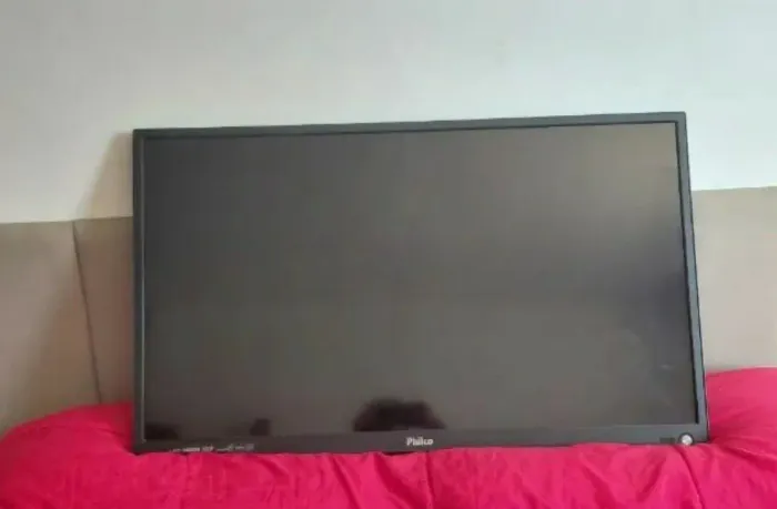 TV LED PHILCO PH3953SG (p/ retirada de peças)