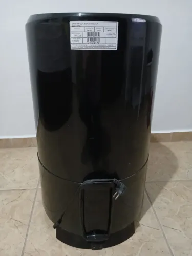 Vendo Centrífuga de Roupas Wanke com capacidade para 10 kg
