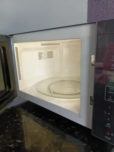 Vendo micro-ondas com algumas avarias mais em funcionamento perfeito