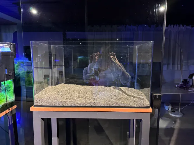 Aquário Ocean Tech curvo 60L com base metalon