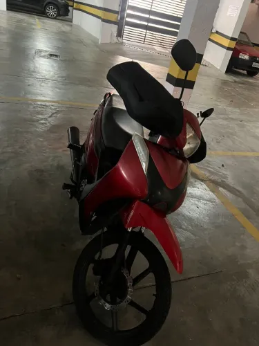 VENDO, MOTO SUPER ECONÔMICA, IDEAL PARA FAZER ENTREGAS