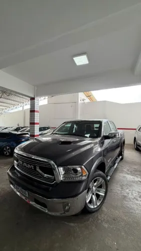 Ram Classic Laramie 5.7 V8 16V Gasolina 4X4 Aut. 2022