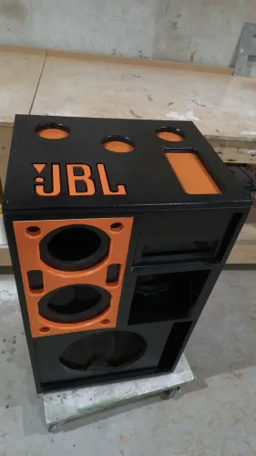 Caixa Bob 4 vias, Médio 8" ou 10" pol., Grave 12" ou 15" pol. Personalizada JBL