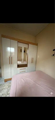 Guarda roupa e cama