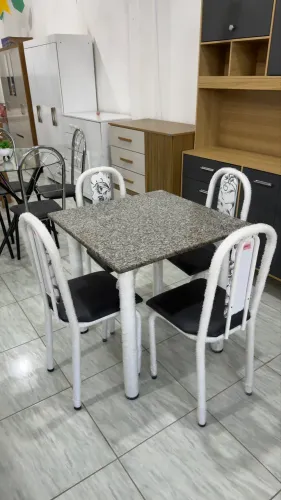 Mesa de cozinha 4 cadeiras pedra granito disponível