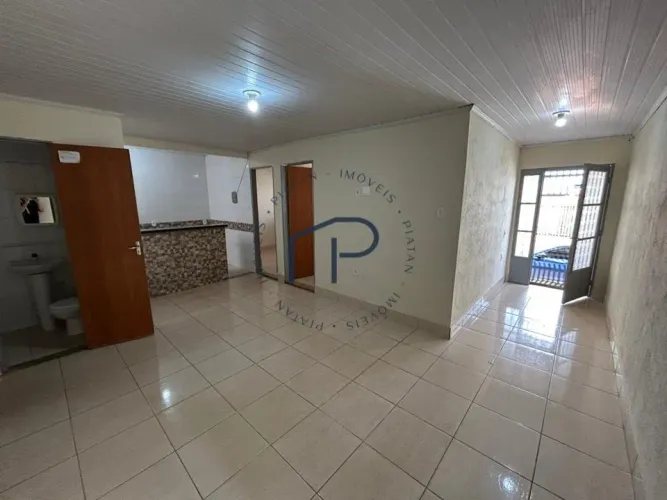Aluga-se Casa com 3 Quartos no Recanto das Emas/DF