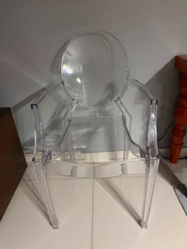 Cadeira Ghost Transparente