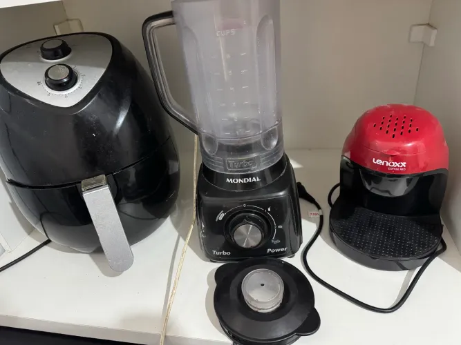 Vendo 3 eletrodomésticos liquidificador, cafeteira e airfry combo