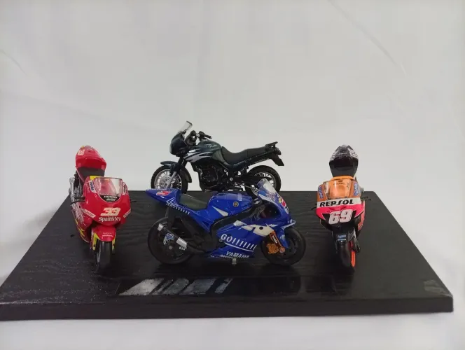 Lote 4 Miniatura de Motos Maisto 12cm usados